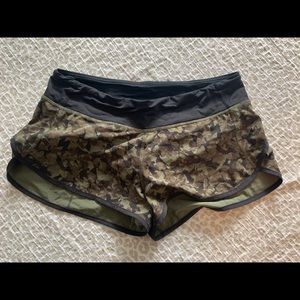Lululemon Speed Up Shorts - Size 8